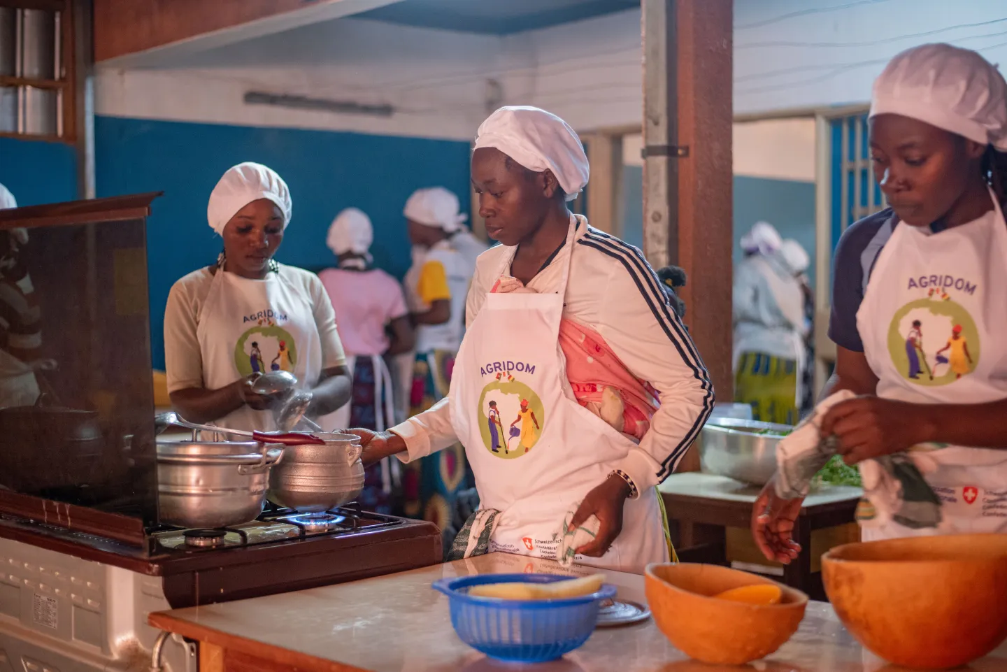 Phase pratique de la formation sur les techniques de cuisine 