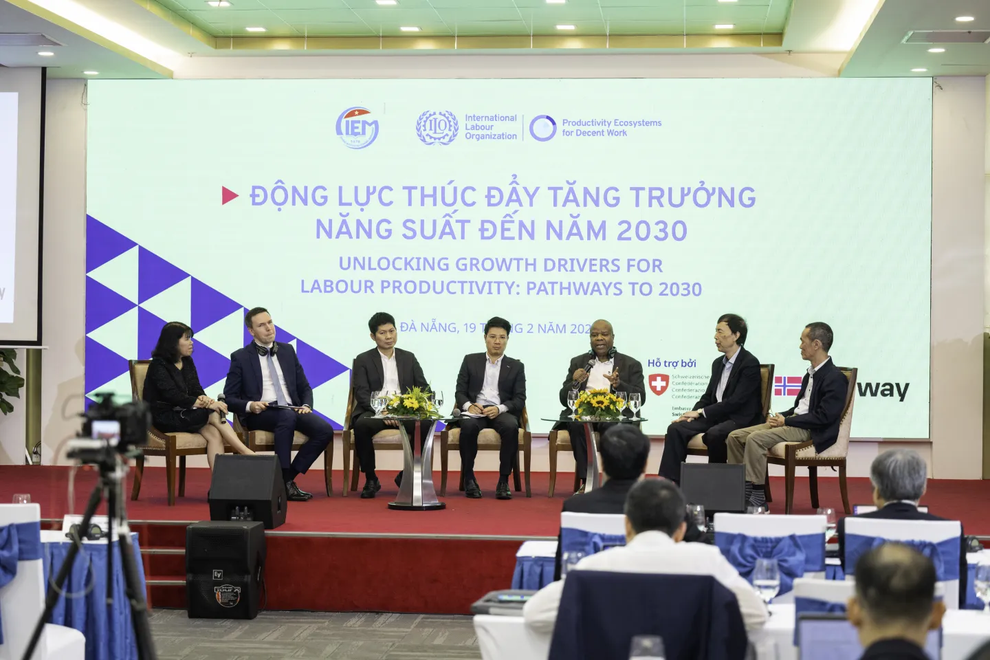 Leaders and experts from various sectors convene in Da Nang for the National Forum on Unlocking Growth Drivers for Labour Productivity