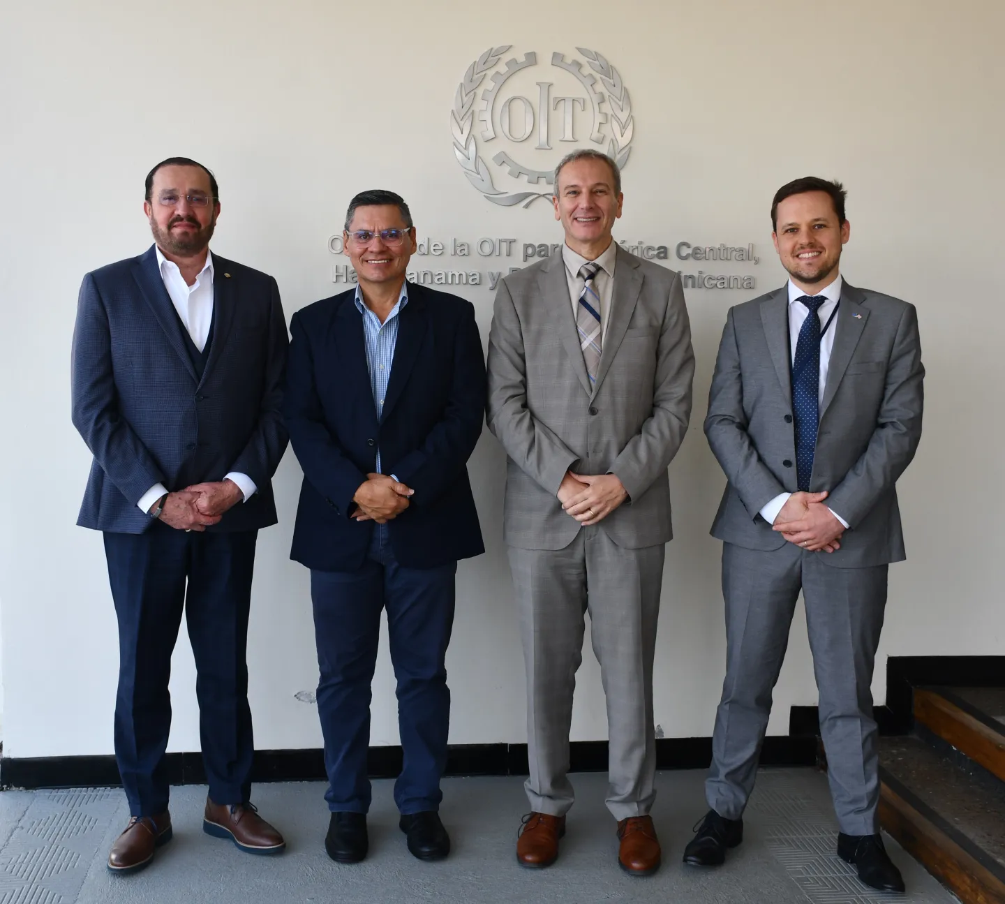 Carlos Isacc Pérez, Viceministro de Ambiente de Costa Rica; Daniel Bloemers, Jefe de la Sección Comercial de la Delegación de la Unión Europea en Costa Rica; Eliel Hasson Nisis, Director de la Oficina de la OIT para América Central, Haití, Panamá y República Dominicana; y el Viceministro de Agricultura, Fernando Vargas.