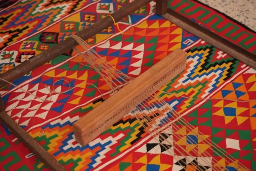 Tunisian Weaving: An Ancestral Craft Serving Economic Autonomy