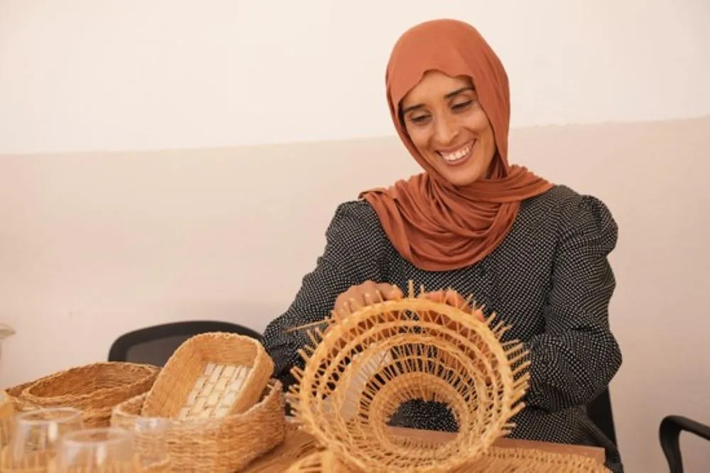 Weaving a sustainable future – A Nakhwa artisan revives ancestral crafts, creating economic opportunities for women in southern Tunisia.