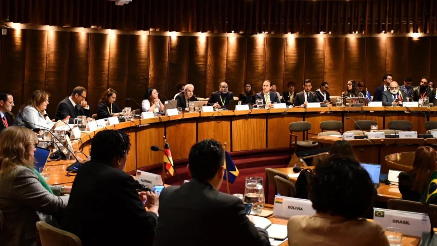 Participantes de la sesión temática segundo panel temático “Factores que impulsan la migración y vías regulares".