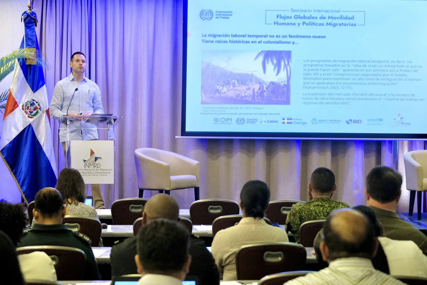 Francesco Carella en su conferencia, en el Seminario Internacional: Flujos Globales de Movilidad Humana y Políticas Migratorias.