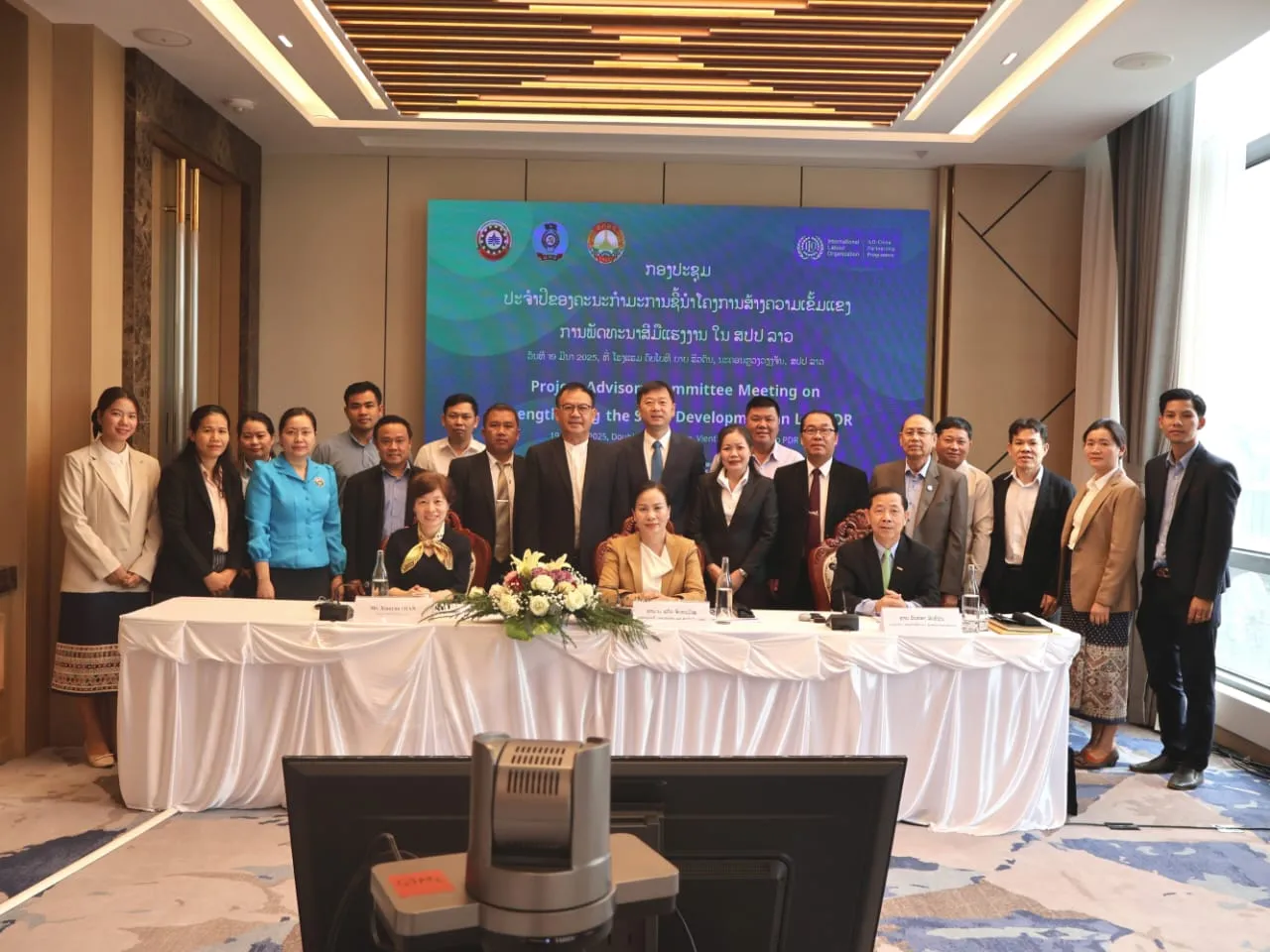 Group photo of participants. 