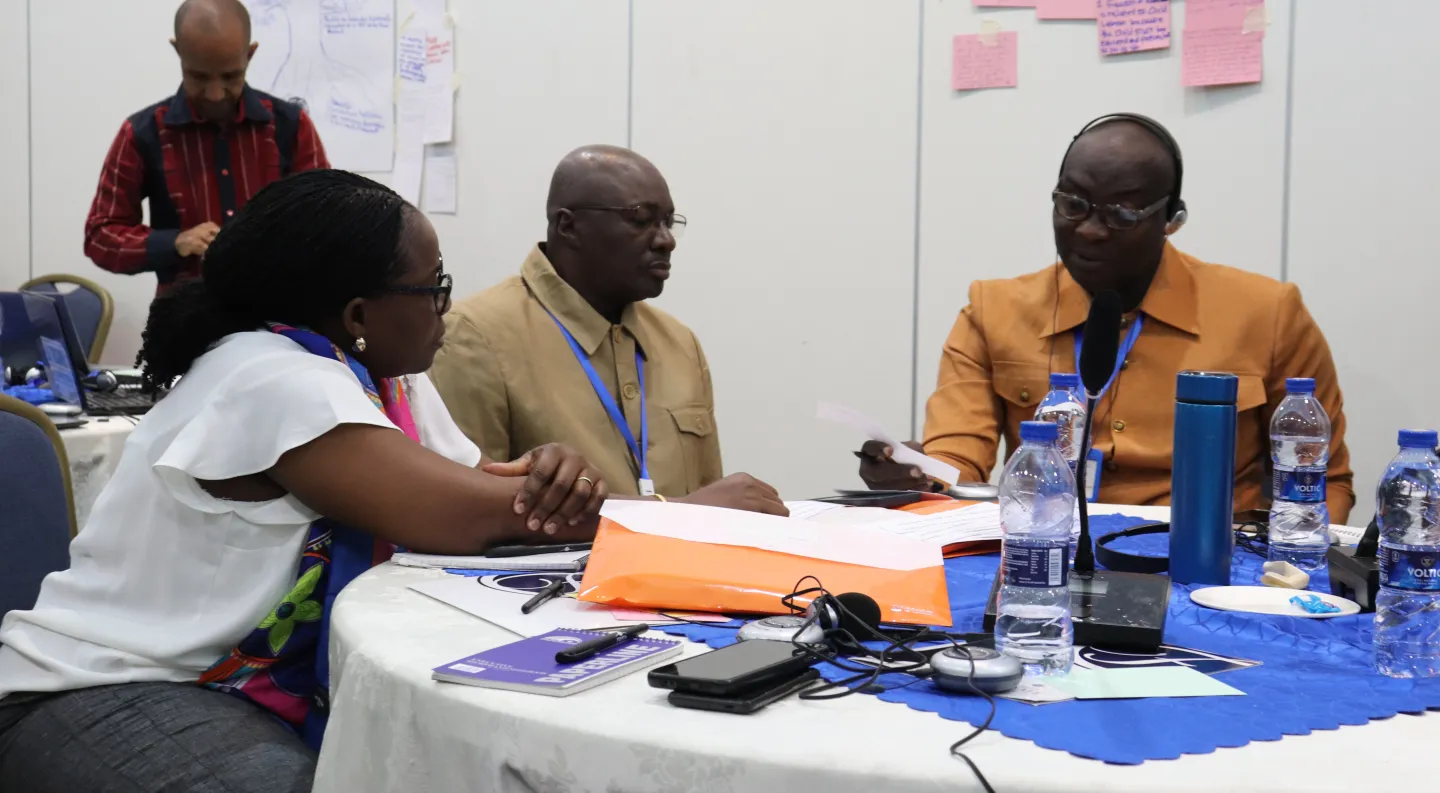 Participants take collaborative decisions 