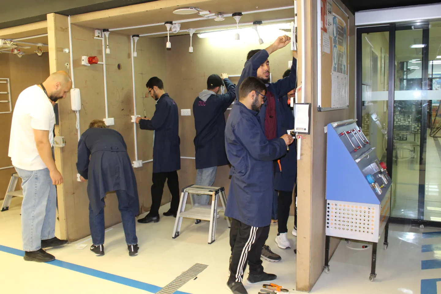 Trainees take part in an air conditioning vocational training course in LTUC campus, Amman, Jordan, under the ILO-implemented programme funded by the EU Madad Fund. 27 April 2025.
