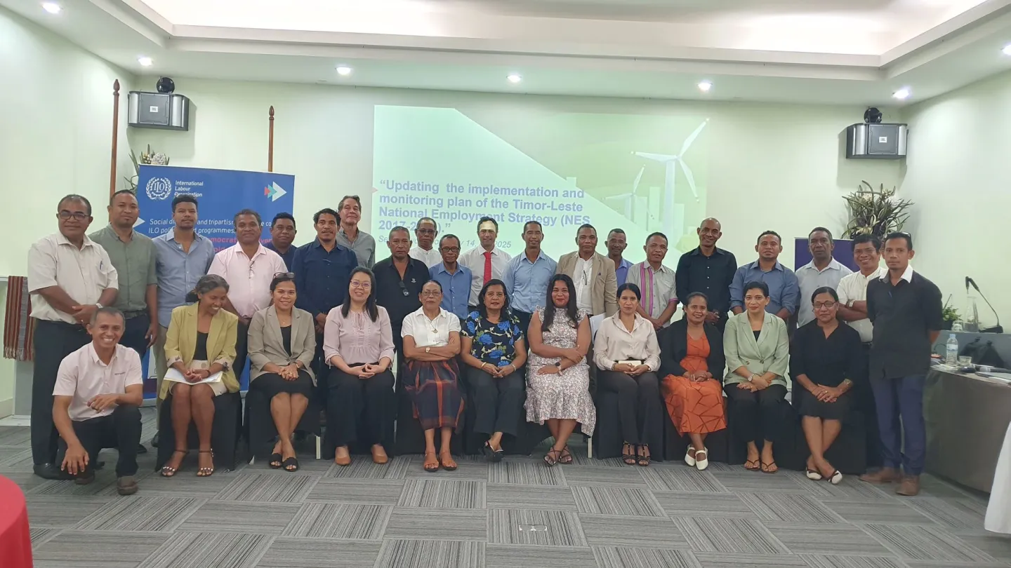 A group photo of meeting 