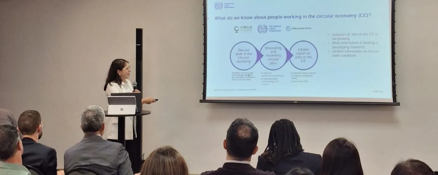 Blanca Patiño, especialista en Empleos Verdes y Transición Justa, durante su presentación en el Foro Mundial de Economía Circular (WCEF).