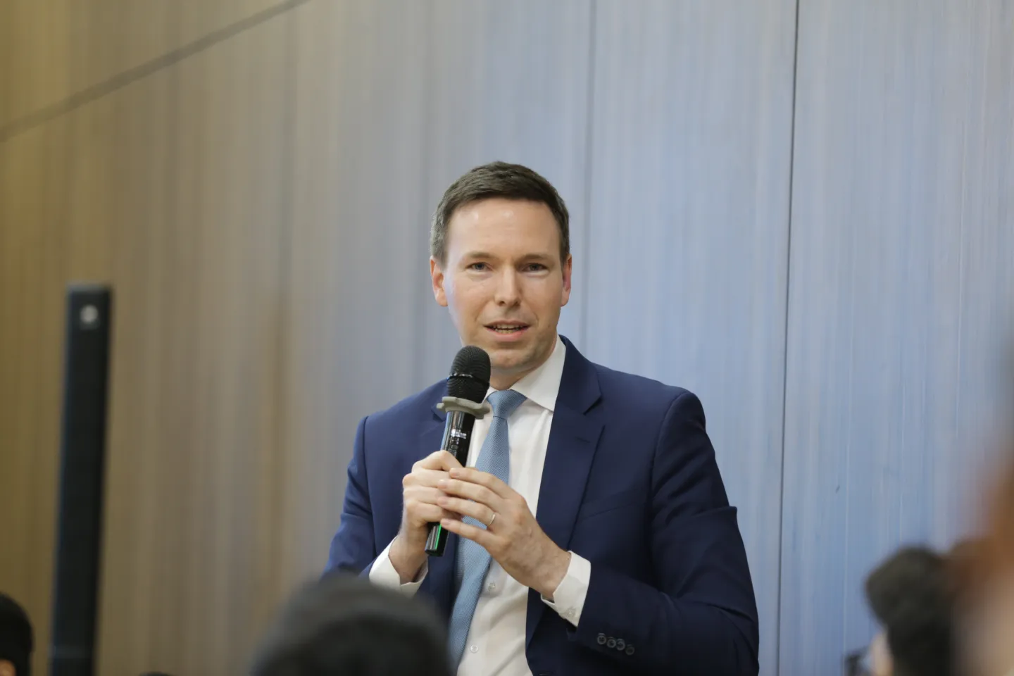 Felix Weidenkaff, Employment and Labour Market Policy Specialist at ILO Viet Nam, thanks participants for their valuable input to further refine the handbook - an essential tool for skills development in the industry.