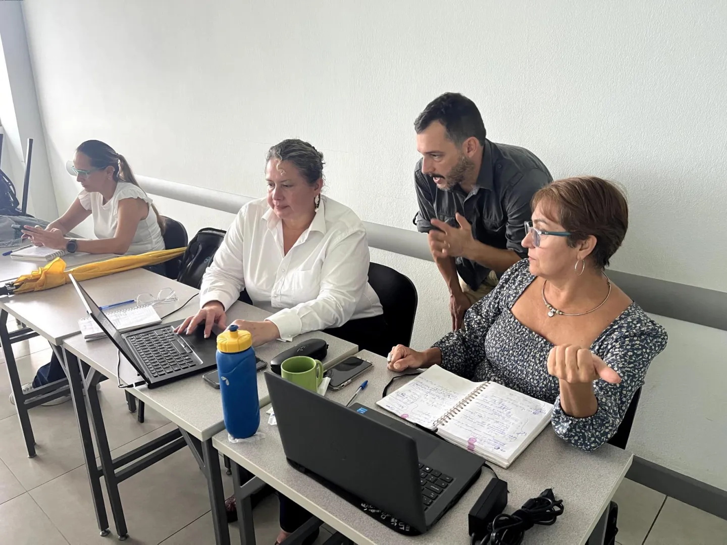 Fotografía de los participante del taller de fortalecimiento de capacidades en debida diligencia empresarial en materia de derechos humanos y medio ambiente. 