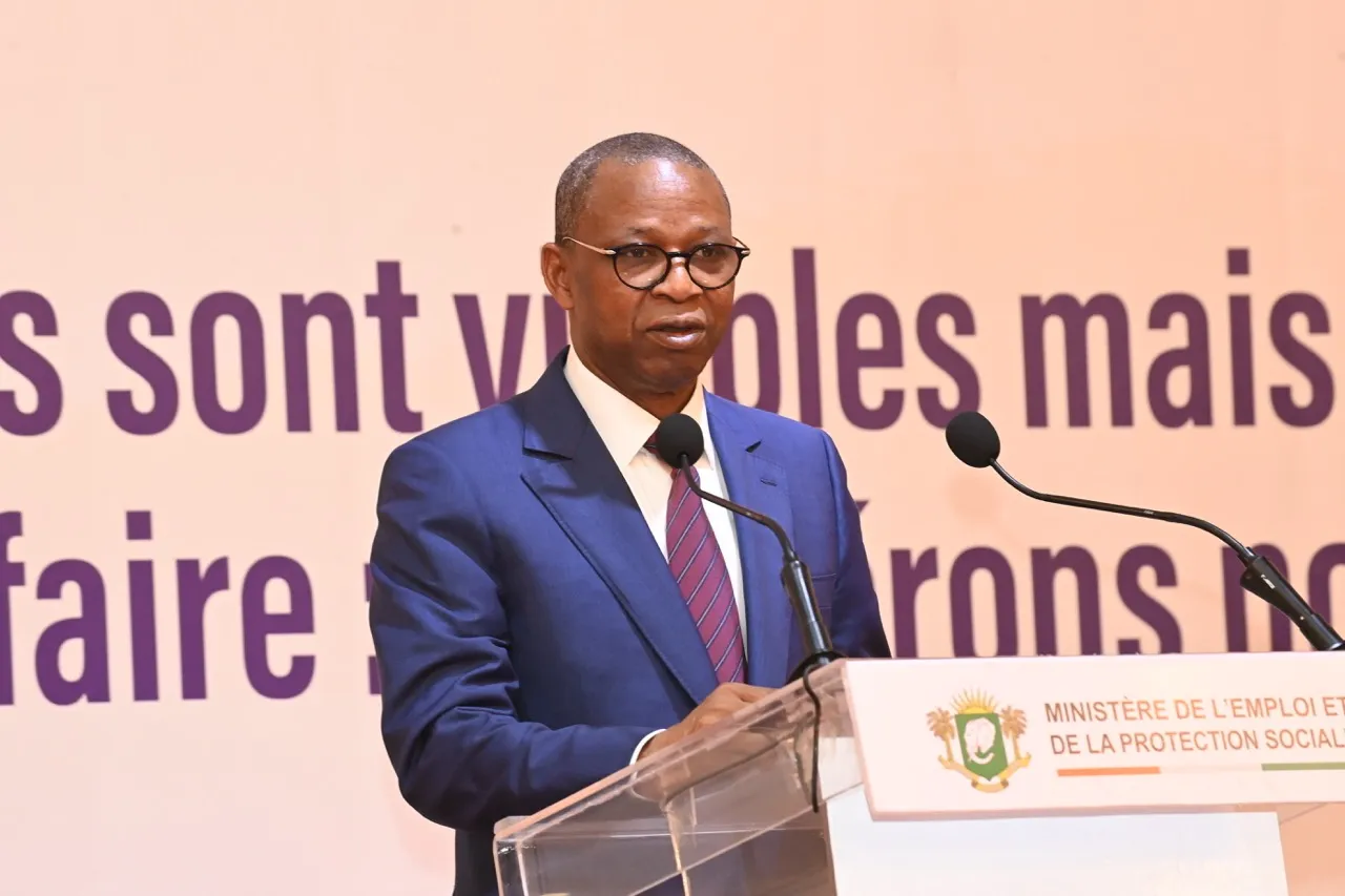 Adama Kamara, Ministre de l’Emploi et de la Protection sociale, présentant les actions du Gouvernement en faveur de la lutte contre le travail des enfants