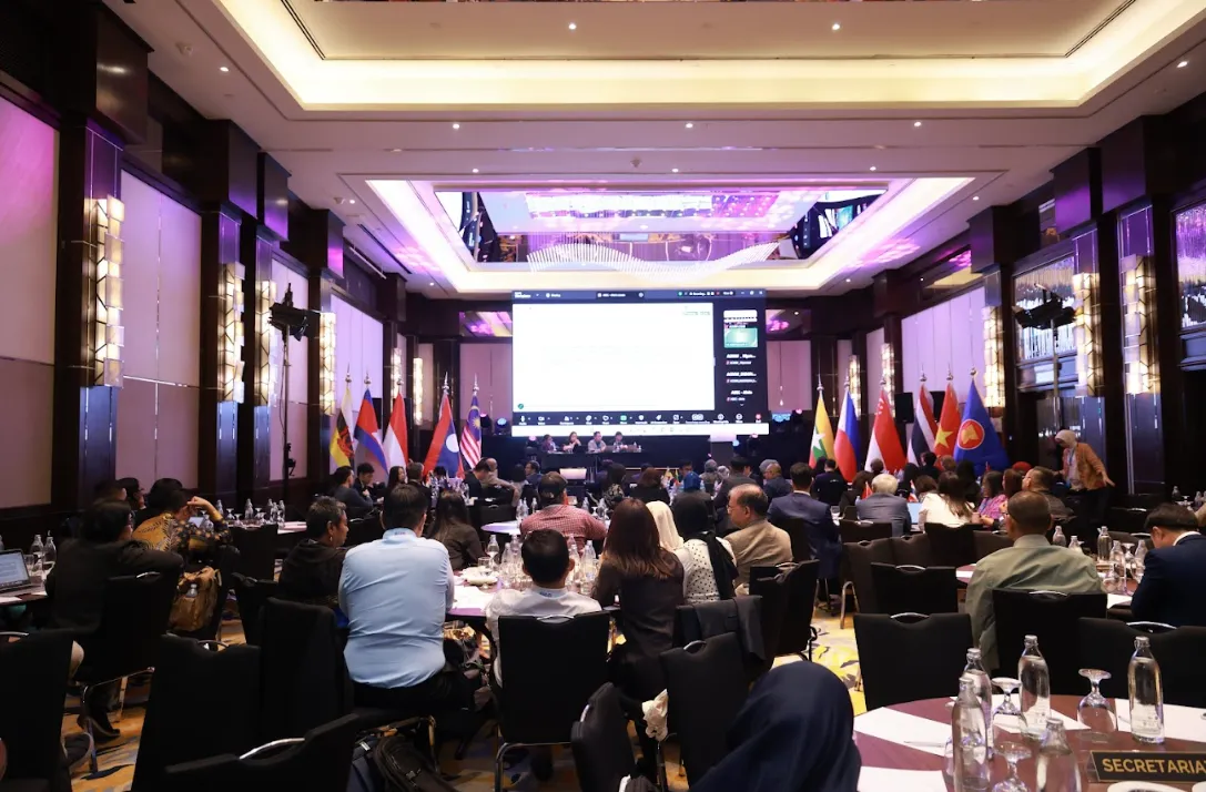Participants in The 18th ASEAN Forum on Migrant Labour 