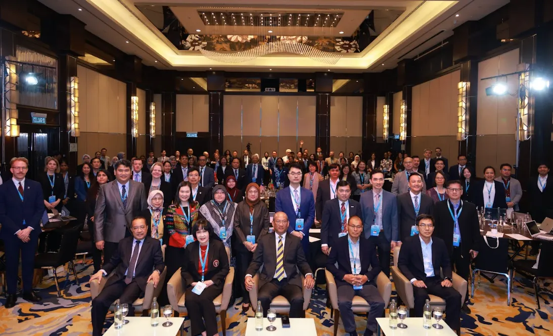 Participants in The 18th ASEAN Forum on Migrant Labour 