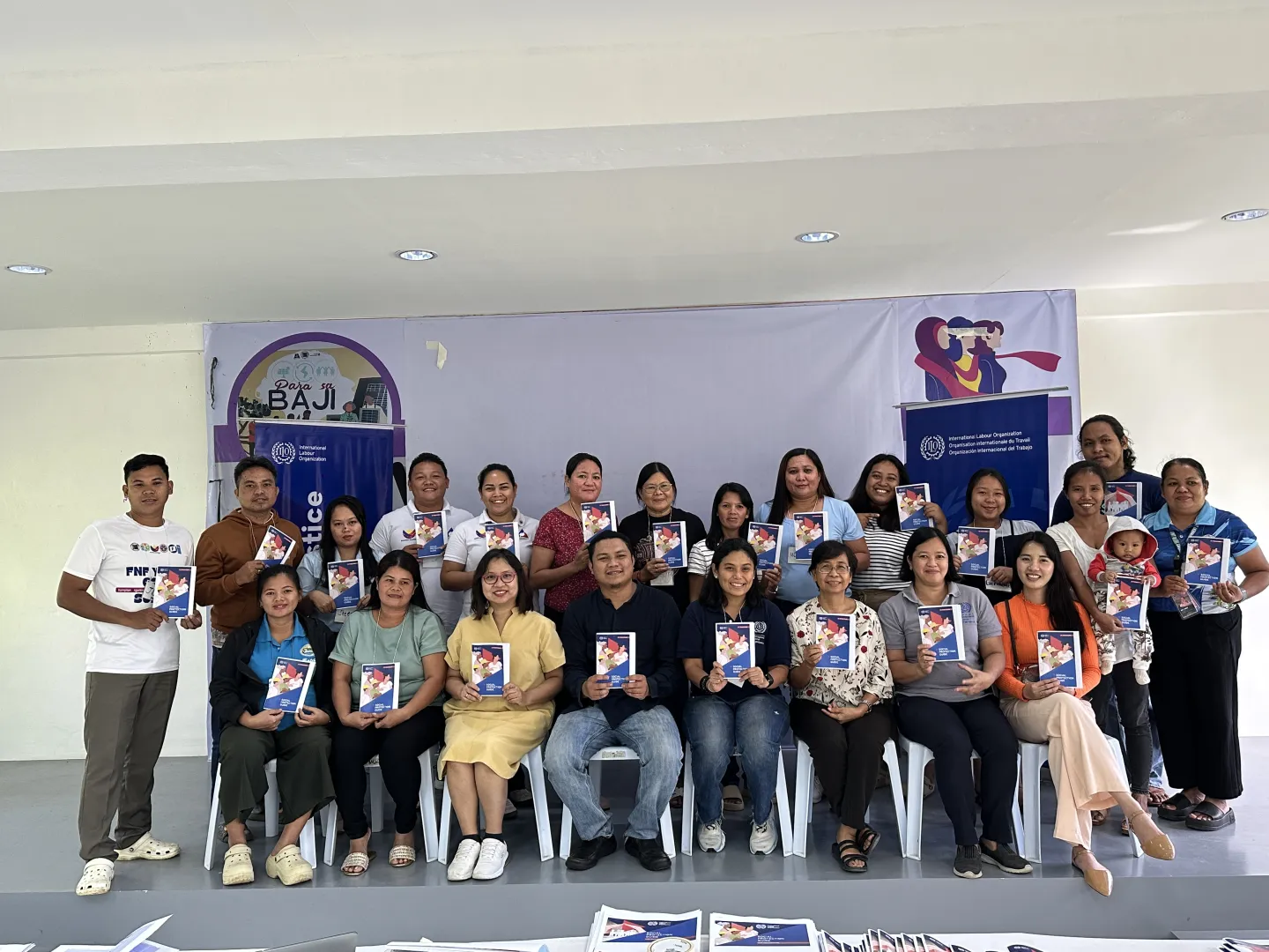 group photo of the training participants