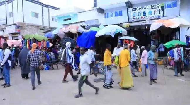 A general view of a busy trading centre in Baidoa, South West Regional State in Somalia 