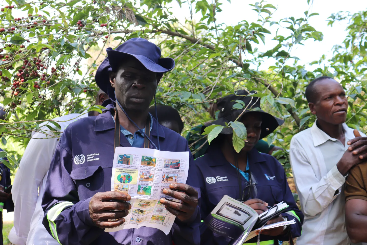 Participant to OSH training reads a WIND check list