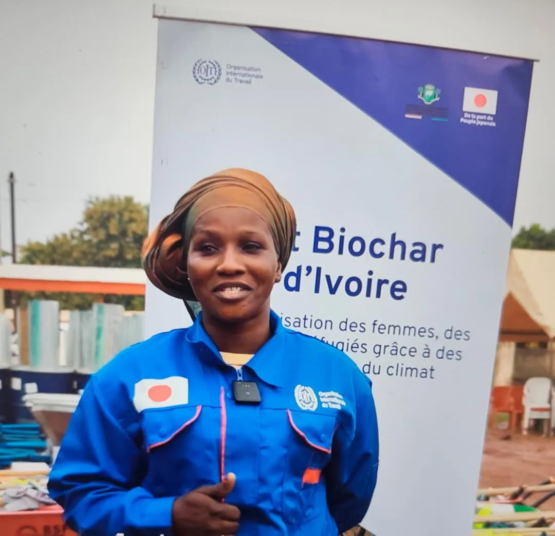 À l’instar d’Awa de Bakounadivogo, Koné Adjara exprime sa fierté d’utiliser le biochar dans son champ de coton, témoignant de son impact positif sur la production agricole.