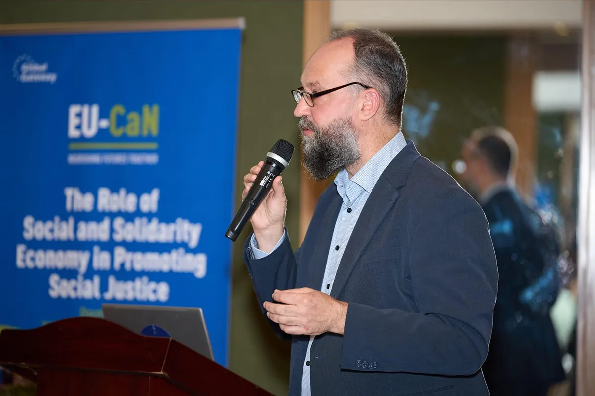 John Bliek, addressing the regional seminar