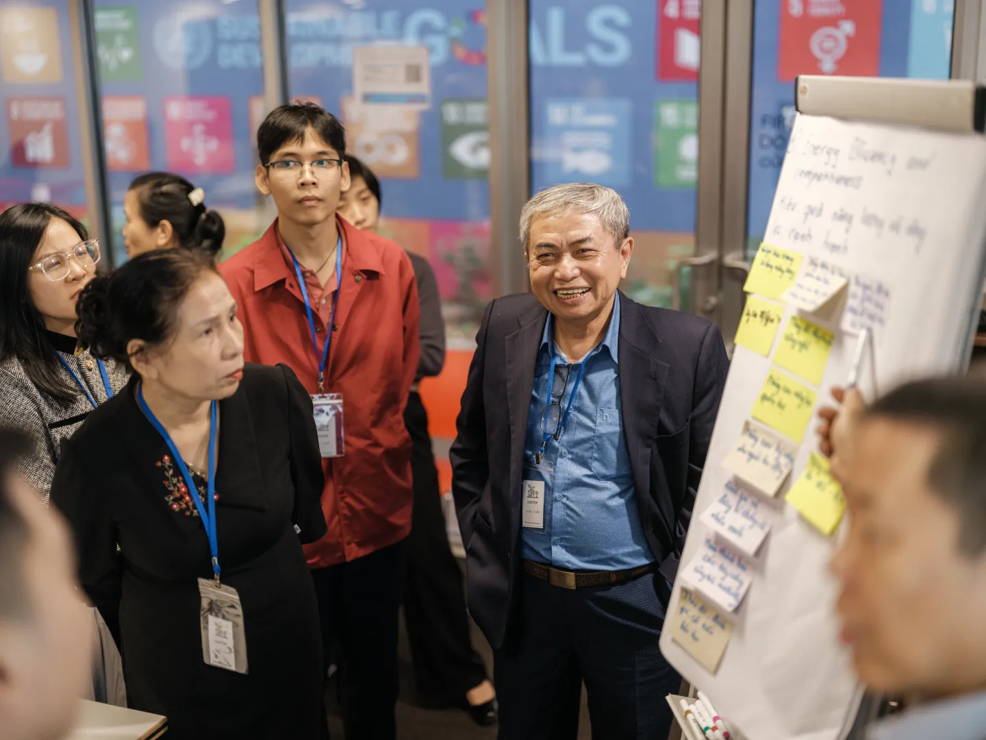 World Café offers the participants a floor to discuss and brainstorm the ideas to address the challenges that MSMEs are facing. 