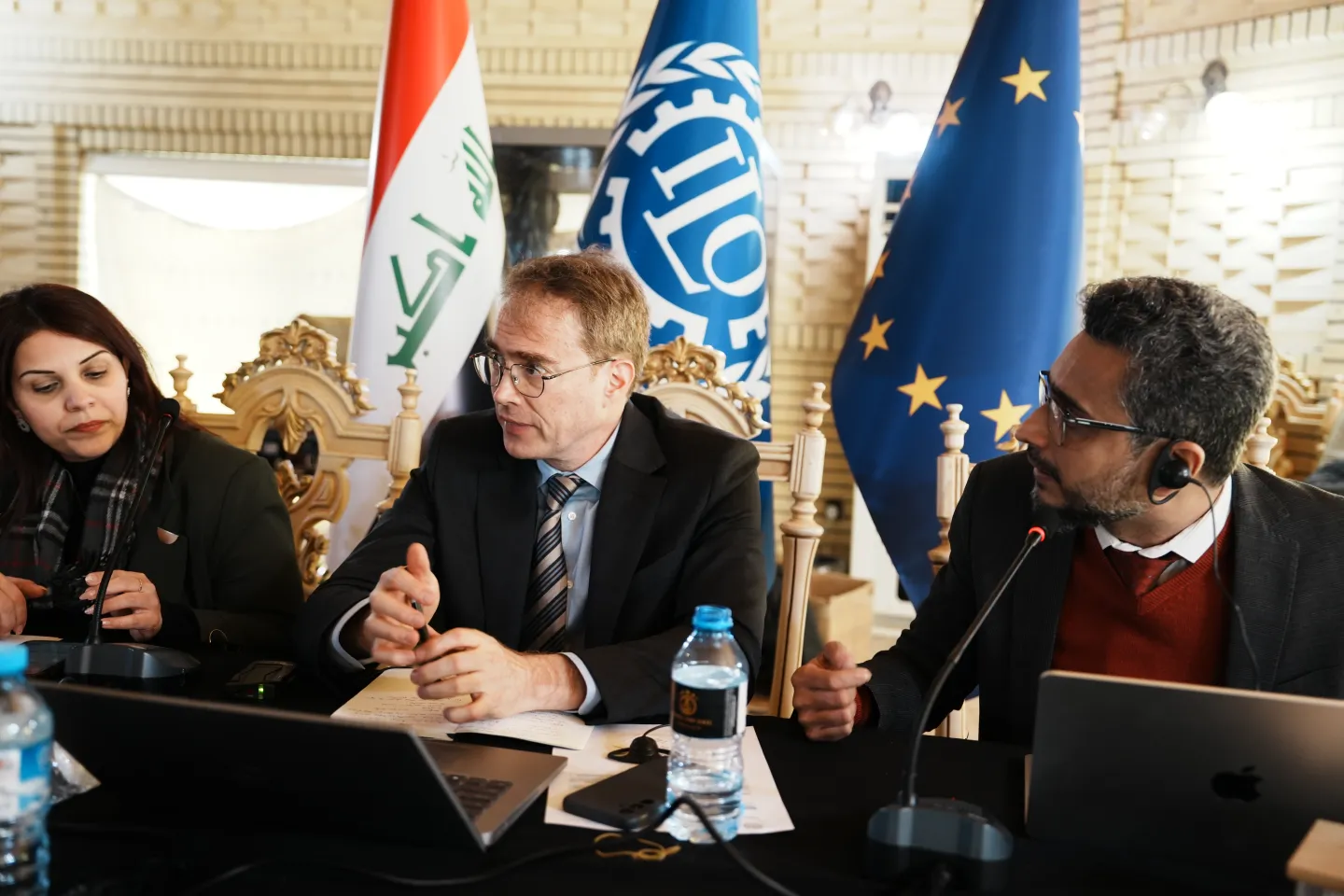   إيغور بوسك، كبير المستشارين الفنيين لبرنامج الحماية الاجتماعية ومنسق منظمة العمل الدولية في العراق، يتحدث خلال الاجتماع الثلاثي في كركوك، كجزء من الجهود المبذولة لتوسيع نطاق التغطية بالضمان الاجتماعي وتعزيز الحوار الاجتماعي. 25/1/26