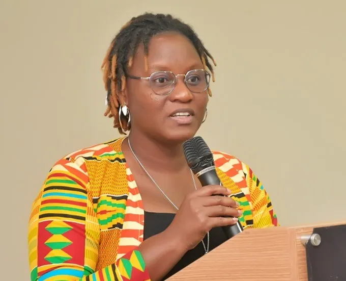 Marie-Thérèse Tapé s’exprime lors d’un atelier consacré aux normes internationales du travail à Grand-Bassam, en Côte d’Ivoire.