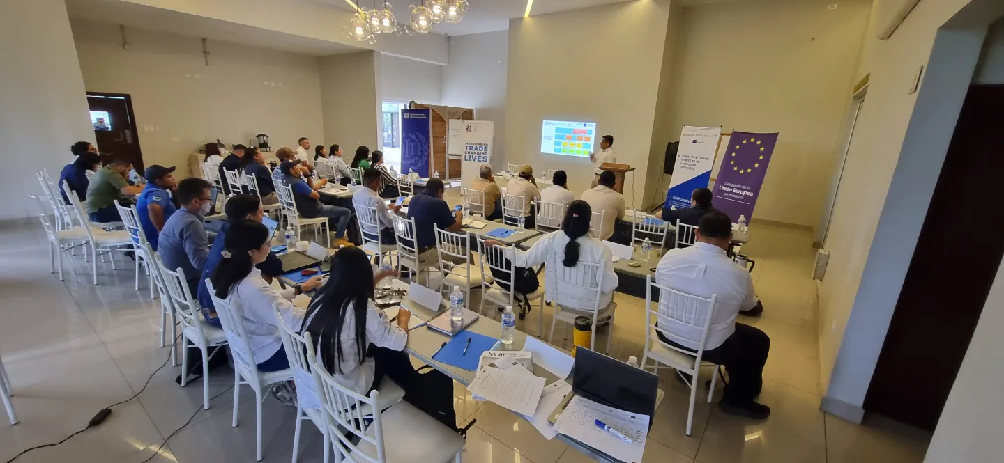 A través de sesiones presenciales y virtuales, los participantes profundizaron en conceptos fundamentales de debida diligencia, así como en los principales marcos internacionales,