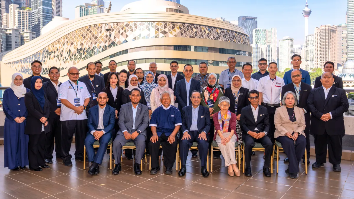 Tripartite representatives in Malaysia during OSH workshop in Kuala Lumpur on 7 April