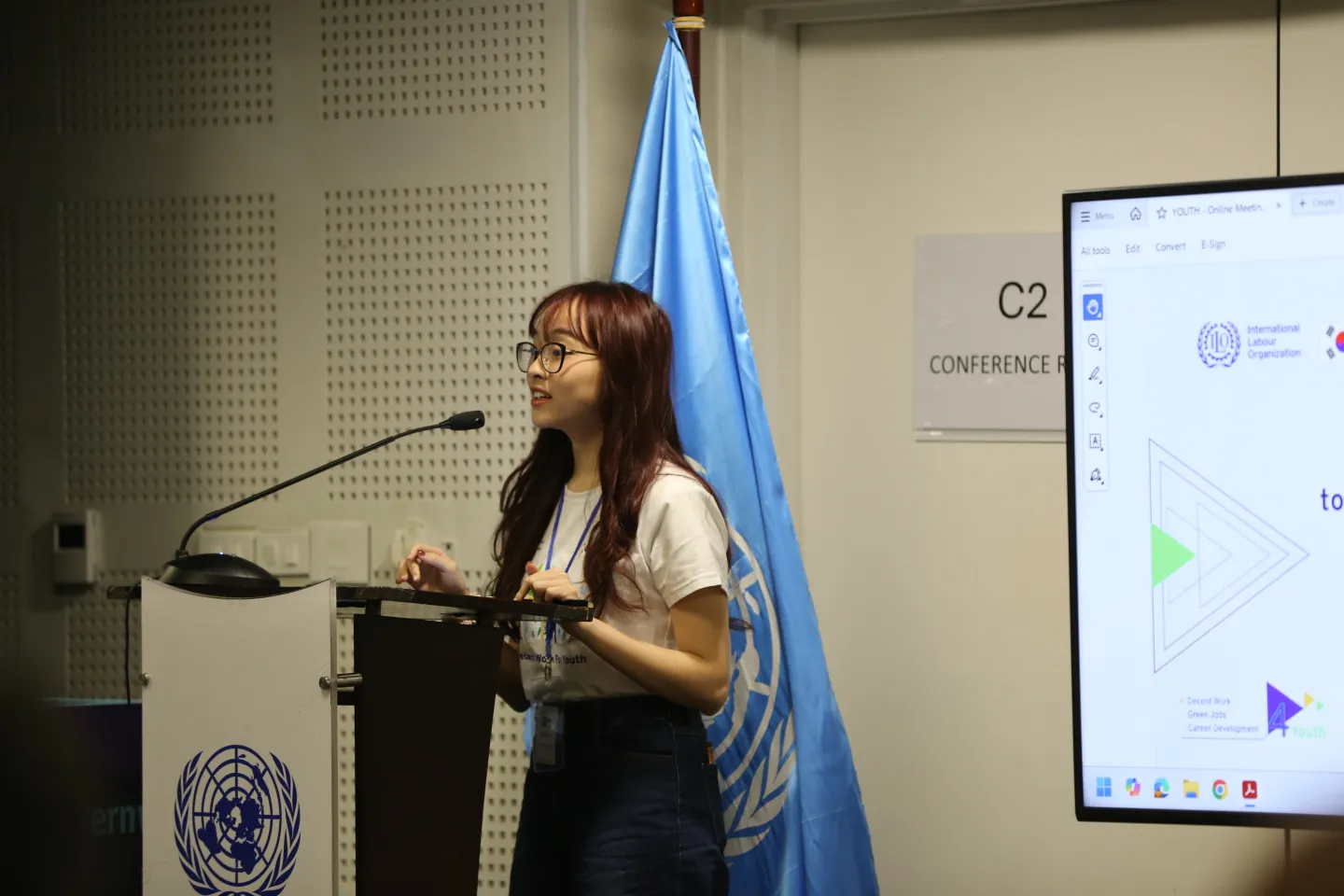 Vu Thi Khanh Huyen, representing the Youth Network, shared her experience of accompanying and contributing to the success of the training series.