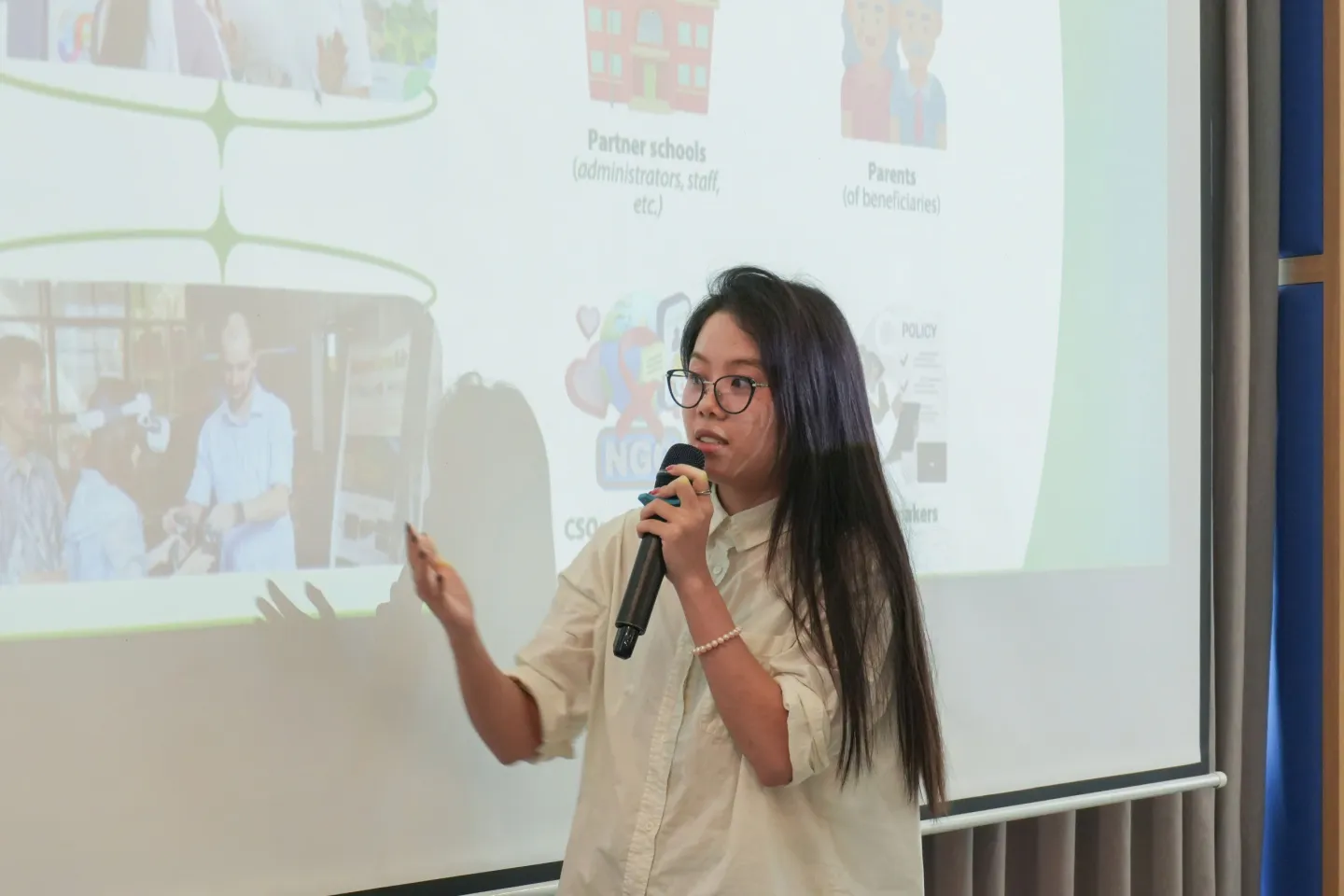 Nguyen Phuong Thao presenting at work