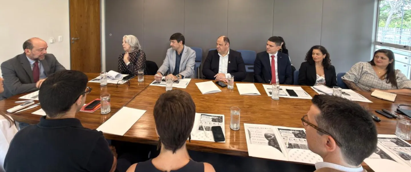 Em reunião realizada em Brasília, parceiros selaram uma parceria estratégica para impulsionar a agenda de proteção aos direitos humanos no setor florestal. 
