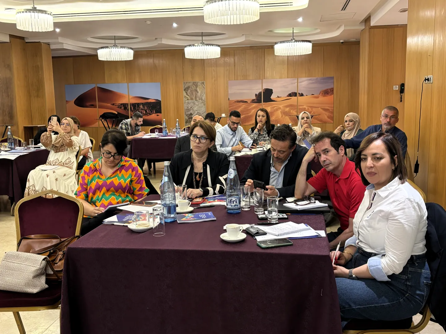 groupe de participants à un atelier sur les jeunes NEET en Algérie  