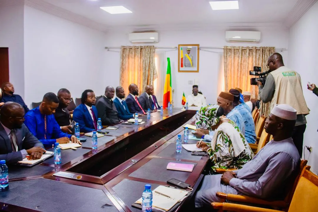 Séance de travail entre Yacouba Katile, Président du Conseil économique, social, environnemental et culturel (CESEC) du Mali et la délégation du RAFPRO.