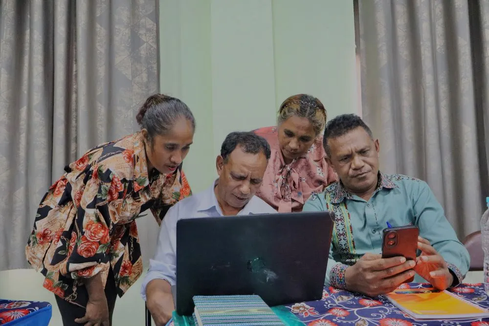 Four participants at the SIMU Web training 