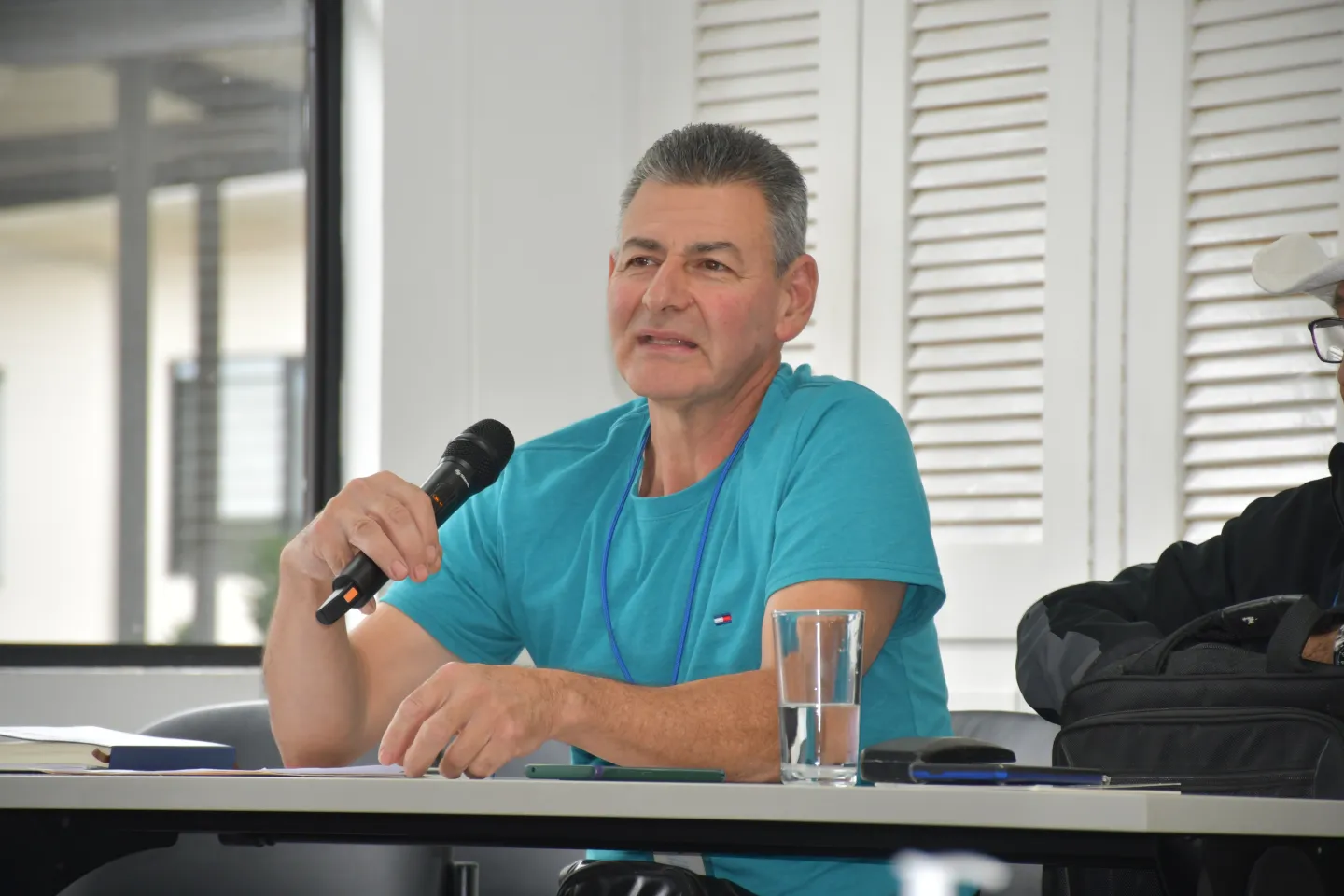Participante en la charla sobre derechos laborales impartida por la OIT a personas feriantes de las ferias del agricultor en Costa Rica