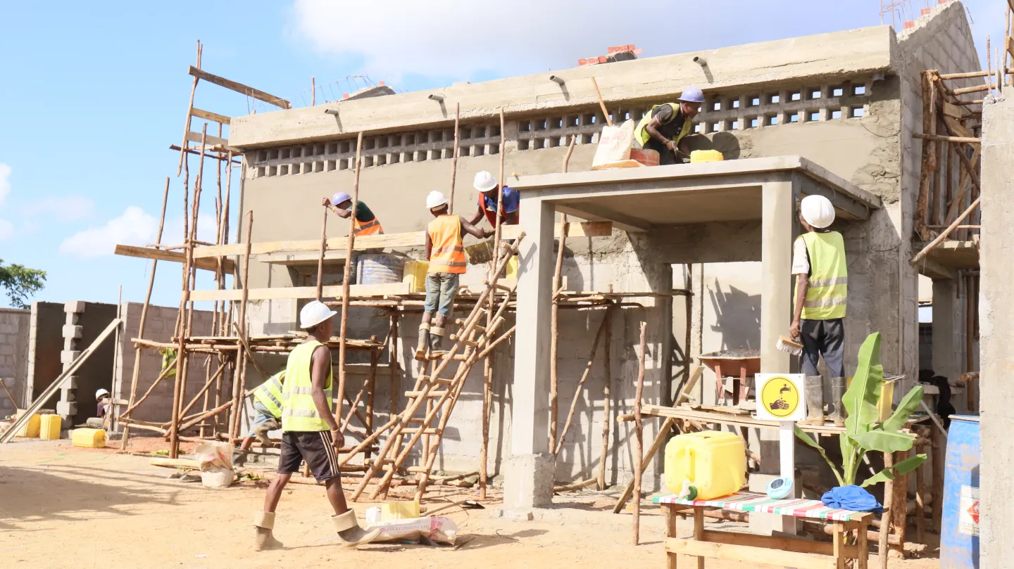 Contruction de l'unité de production artisanale suivant l'approche HIMO structurée à Mahatsara Sud Mananjary Madagascar