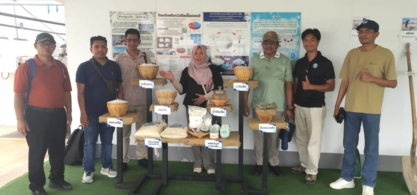 East Sumba stakeholders explore seaweed-based products and processing innovations during a South-South learning exchange in Thailand facilitated by the ILO’s PROMISE II IMPACT project.