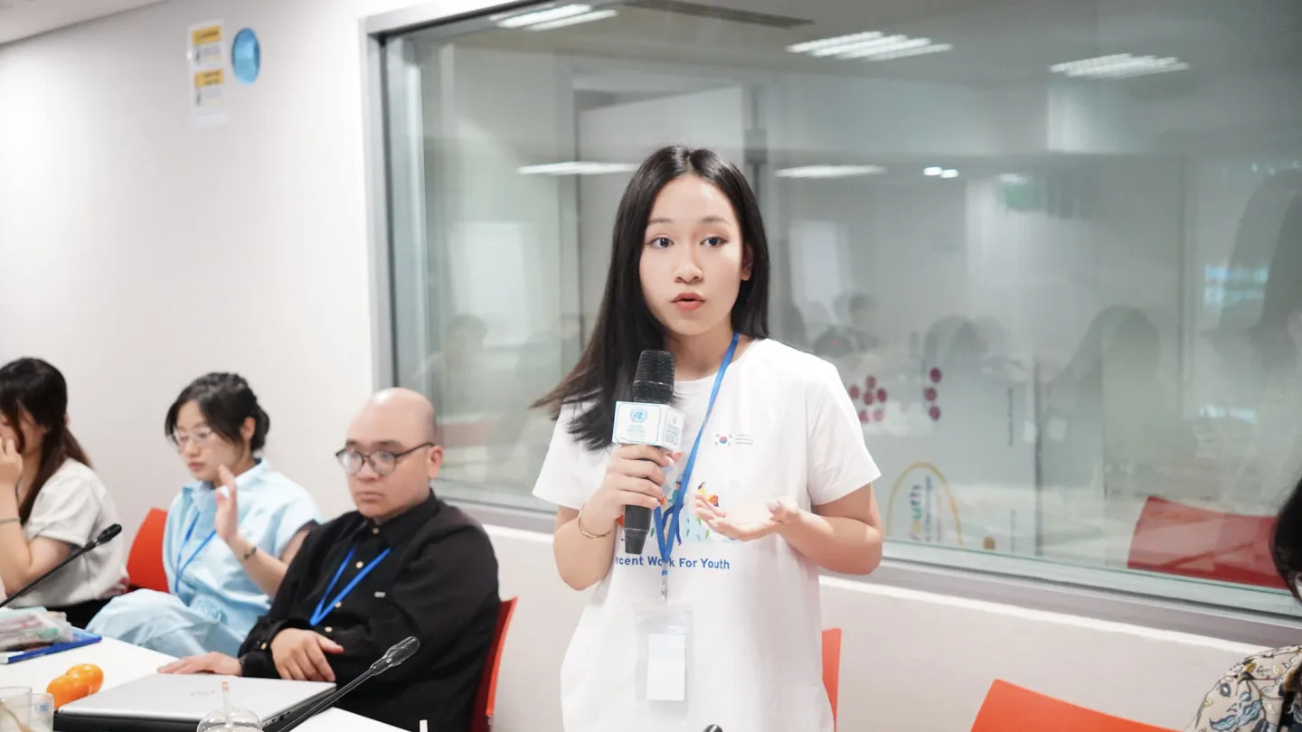 Dang Le Quynh Chi speaks at an ILO event