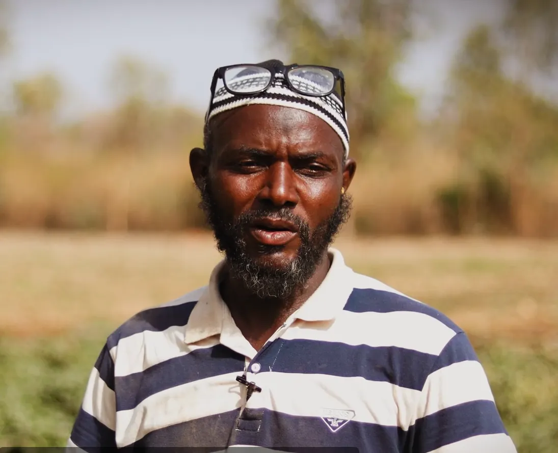 Daouda Camara témoigne de l’impact du projet An Ka Baara de l’OIT sur sa vie et de la transformation de son activité maraîchère.