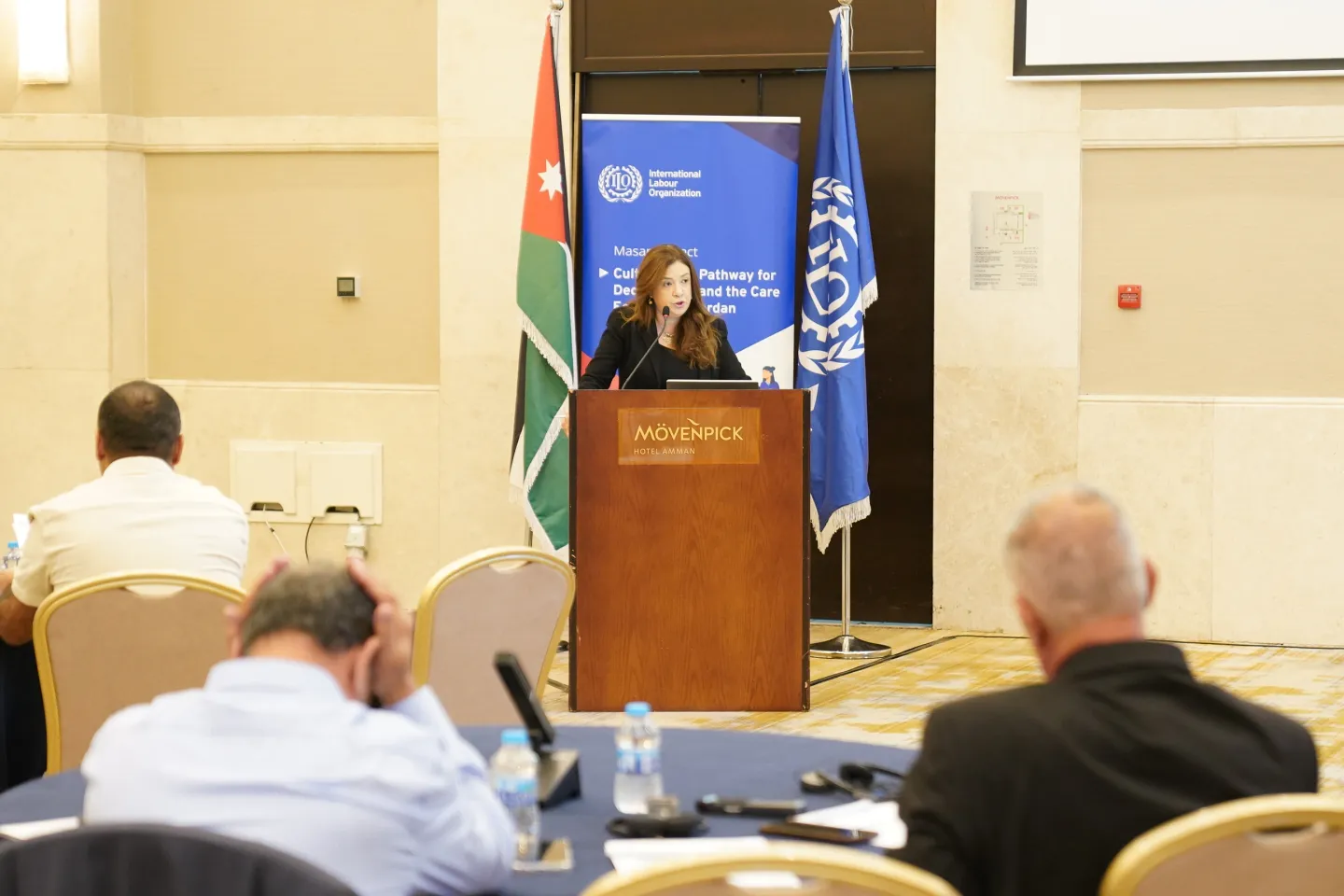أمال موافي، المنسقة الوطنية لمنظمة العمل الدولية في الأردن، تلقي كلمة افتتاحية خلال برنامج تدريبي للنقابات العمالية حول دمج ذوي الإعاقة في عمّان، الأردن.31/7/2026