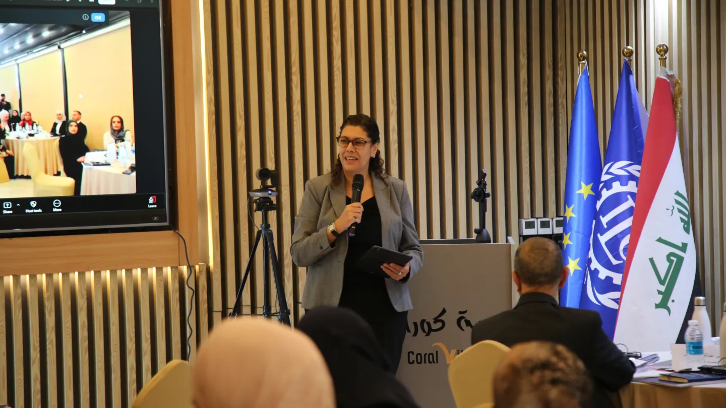 المنسقة القطرية لمنظمة العمل الدولية في العراق، روبي آل سالم، خلال كلمتها الافتتاحية في ورشة العمل المخصصة لوضع اللمسات الأخيرة على «المسح الوطني للقوى العاملة لعام 2026» والموافقة عليه. 8/10/2026