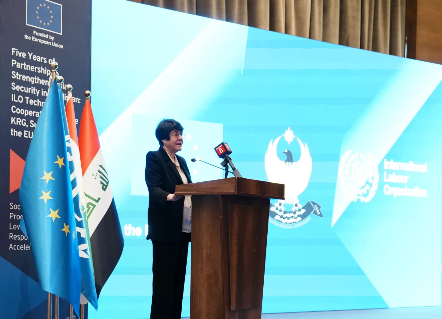 كويستان محمد، وزيرة العمل والشؤون الاجتماعية في إقليم كوردستان العراق، تلقي كلمتها الافتتاحية خلال الفعالية.