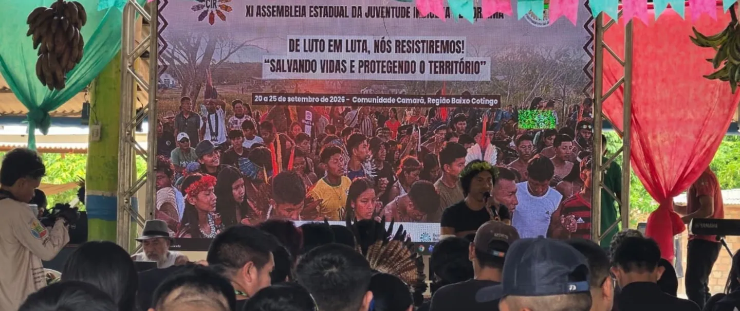 Mais de 300 jovens e lideranças indígenas participaram do encontro. 