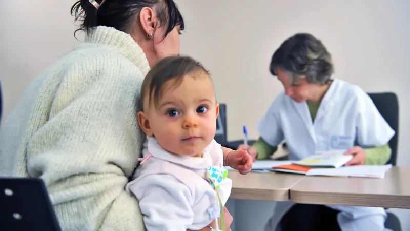 Consultation in the pediatric ward. Centre Hospitalier de la Région d'Annecy (CHRA).