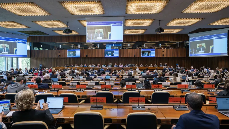 Vue d’ensemble de la salle de réunion lors de la 357e session du Conseil d’administration de l’OIT.